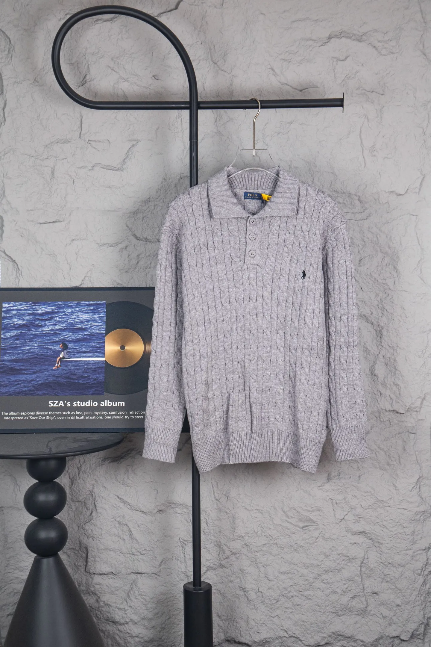 P240 Ralph Lauren 2025ss new twist sweater button cardigan. The fabric is made of imitation cashmere fabric. A full set of customized accessories. The highest version on the market. Color: Navy blue, black, white and gray. Size: S-XL.
